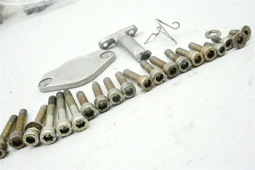 DUCATI 750 SS ie SCHRAUBEN LIMADECKEL MOTORDECKEL