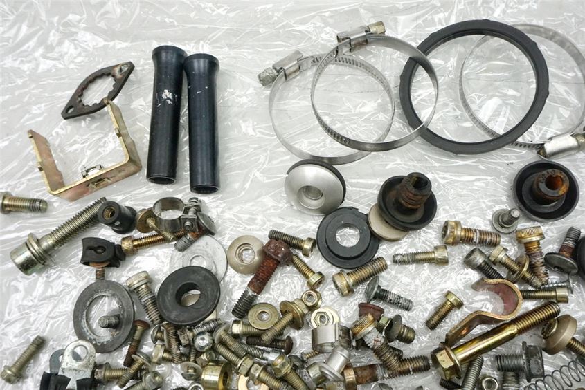 DUCATI 750 SS ie SCHRAUBEN & KLEINTEILE