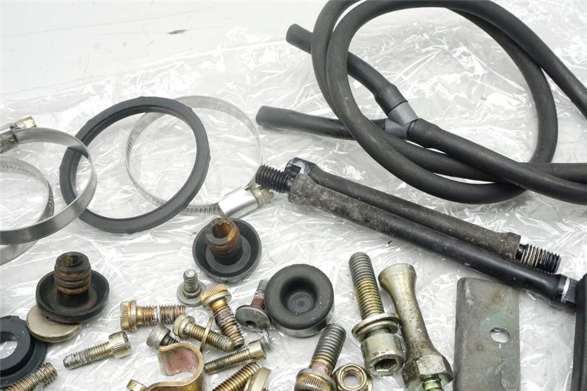 DUCATI 750 SS ie SCHRAUBEN & KLEINTEILE
