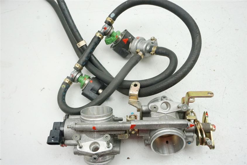 DUCATI 750 SS ie EINSPRITZTANLAGE EINSPRITZDÜSE DRUCKREGLER ULTRASCHALLGEREINIGT