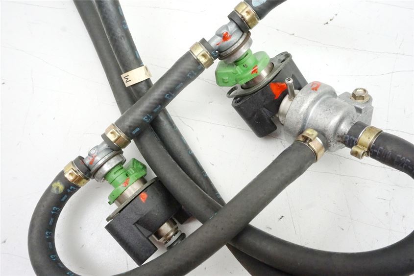 DUCATI 750 SS ie EINSPRITZTANLAGE EINSPRITZDÜSE DRUCKREGLER ULTRASCHALLGEREINIGT
