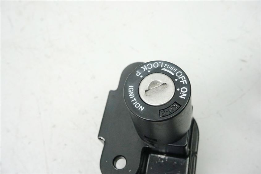 DUCATI 750 SS ie SCHLOßSATZ ZÜNDSCHLOß TANKDECKEL + 2 SCHLÜSSEL
