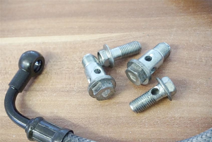 HYOSUNG GV 250 AQUILA ÖLLEITUNGEN ÖLSCHLAIUCH OIL PIPE HOHLSCHRAUBE