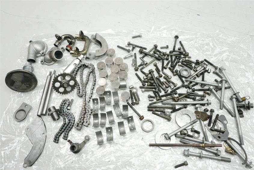 YAMAHA R6 RJ03 SCHRAUBEN KLEINTEILE - MOTOR