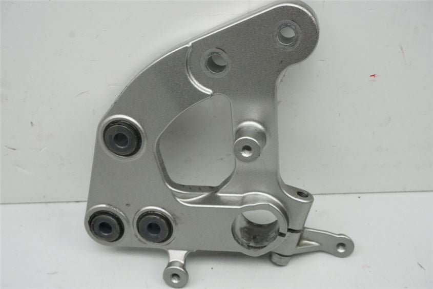 YAMAHA MT01 RP12 PLACA REPOSAPIÉS CONDUCTOR IZQUIERDA SOPORTE REPOSAPIÉS