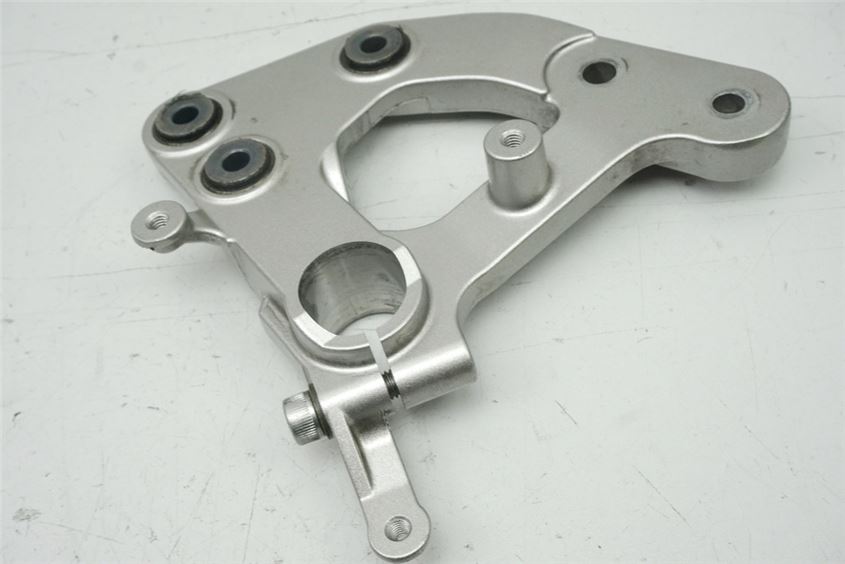 YAMAHA MT01 RP12 PLACA REPOSAPIÉS CONDUCTOR IZQUIERDA SOPORTE REPOSAPIÉS
