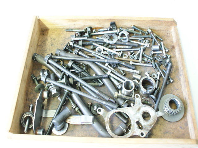 SUZUKI SV 650 AV SCREWS SMALL PARTS ENGINE