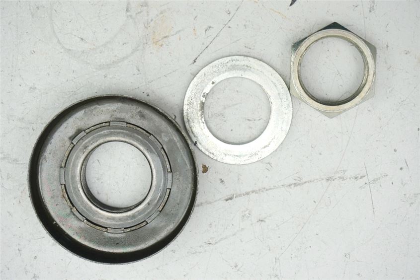 HONDA CN 250 MF02 HELIX MUTTER SICHERUNG LENKKOPF GABELBRÜCKE