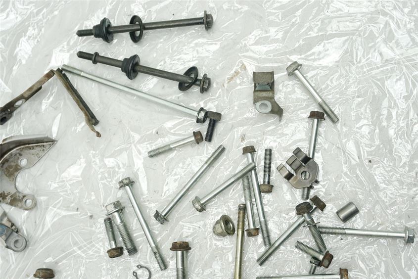 HONDA CN 250 MF02 HELIX TORNILLOS Y PIEZAS PEQUEÑAS - MOTOR