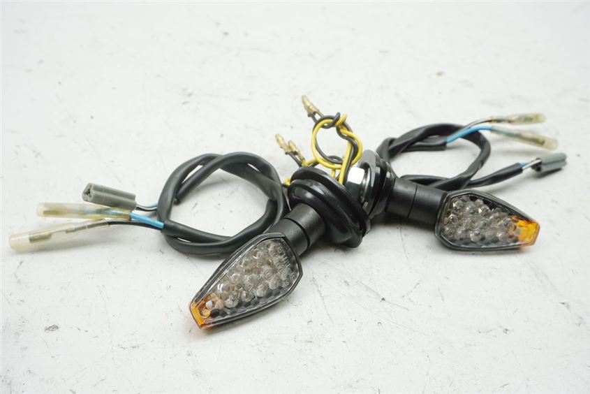 YAMAHA MT01 RP12 INTERMITENTES LED MINI INTERMITENTES - PAR