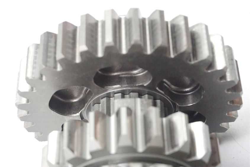 YAMAHA MT01 RP12 GEARBOX INPUT SHAFT GEAR