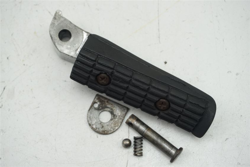 YAMAHA XJ 600 S 4BRA DIVERSION FUßRASTE SOZIUS RECHTS FOOTREST