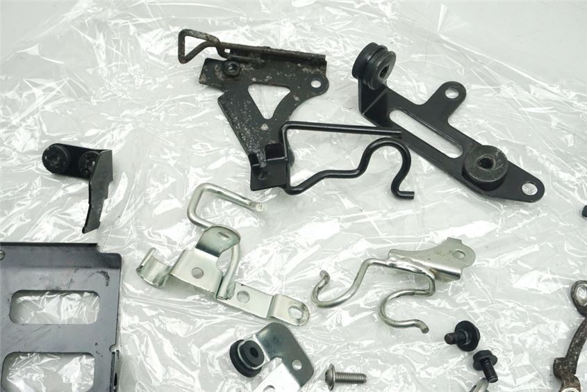 KAWASAKI BX 125 A NINJA SCREWS & SMALL PARTS & BRACKETS