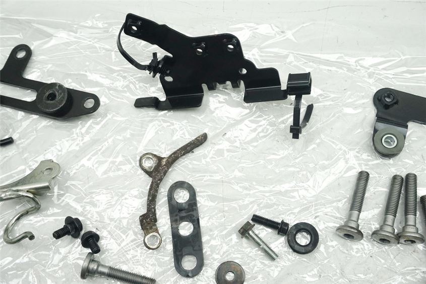 KAWASAKI BX 125 A NINJA SCREWS & SMALL PARTS & BRACKETS