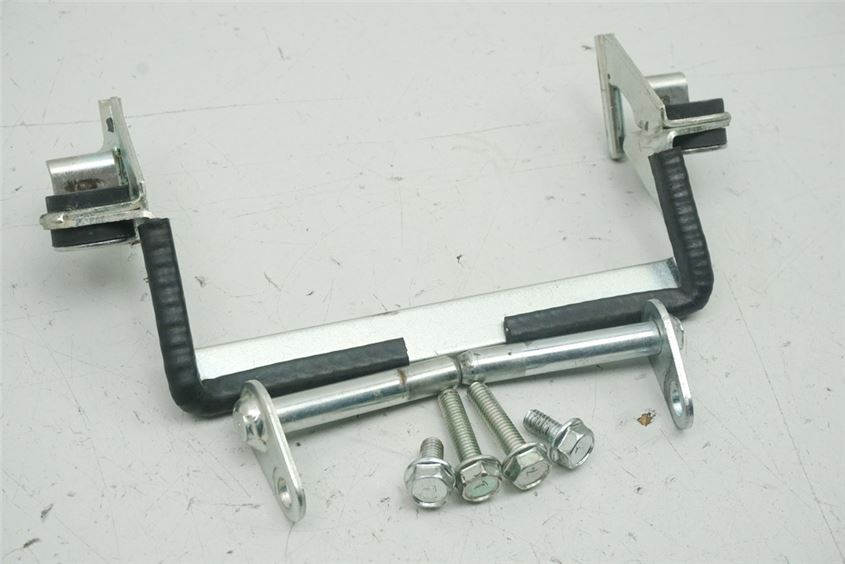 KAWASAKI BX 125 A NINJA HALTERUNG FAHRERSITZ HALTER TRÄGER SCHRAUBEN