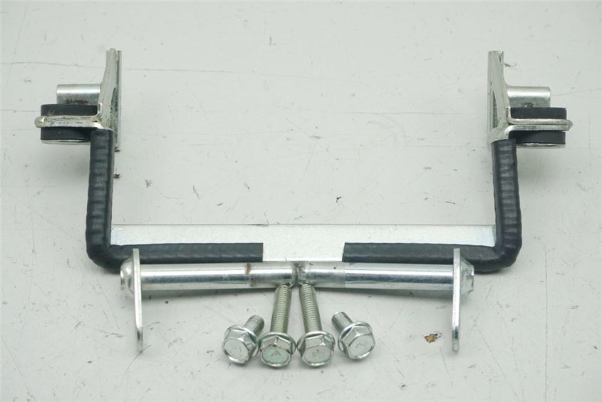 KAWASAKI BX 125 A NINJA MOUNTING DRIVER'S SEAT BRACKET SUPPORT SCREWS