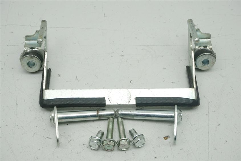 KAWASAKI BX 125 A NINJA MOUNTING DRIVER'S SEAT BRACKET SUPPORT SCREWS
