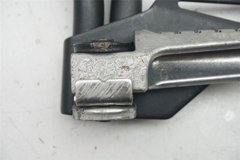 KAWASAKI BX 125 A NINJA REPOSAPIÉS TRASERO IZQUIERDO SOPORTE REPOSAPIÉS