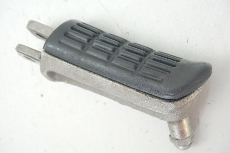 HONDA CB 500 PC32 REPOSAPIÉS DERECHO DEL CONDUCTOR