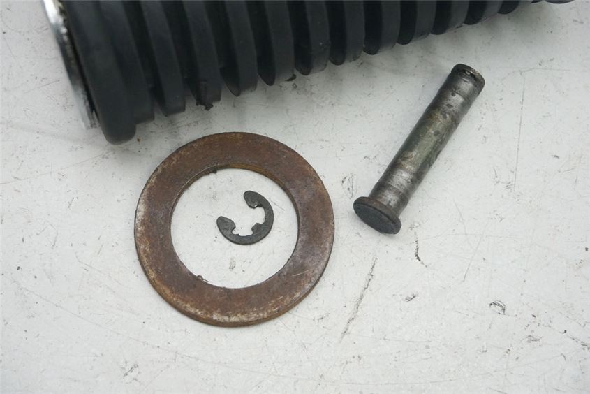 SUZUKI GZ 125 MARAUDER PASSENGER FOOTREST LEFT