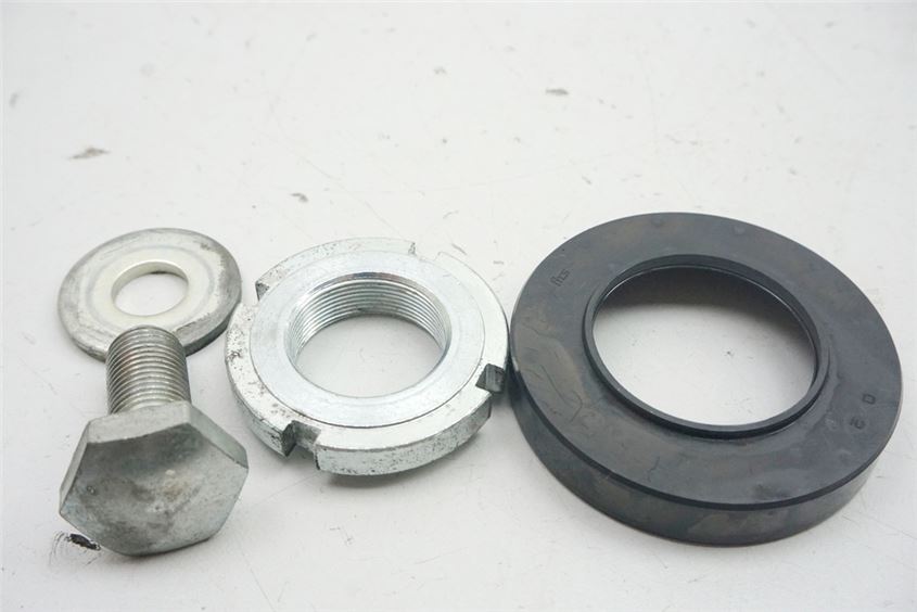 SUZUKI GZ 125 MARAUDER NUT LOCKING STEERING HEAD SCREW YOKE