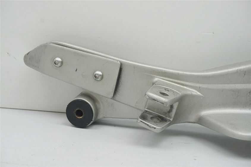 HONDA CBF 600 NABS PC38 FOOTREST PLATE RIGHT HOLDER FOOTREST