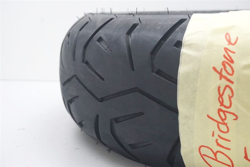 Keine Angaben REIFEN BRIDGESTONE EXEDRA MAX R 150/ 80 - B 16 (71H)