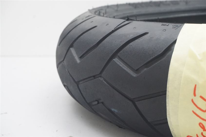 Keine Angaben REIFEN PIRELLI DIABLO120/70 ZR 17 (58W) DOT 2719 REIFEN