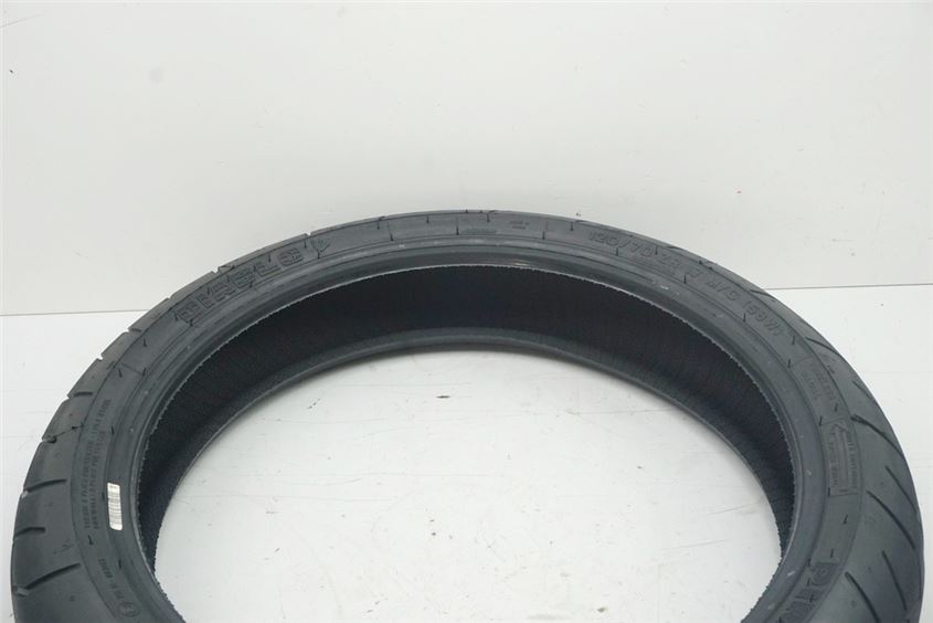 Keine Angaben REIFEN PIRELLI DIABLO120/70 ZR 17 (58W) DOT 2719 REIFEN