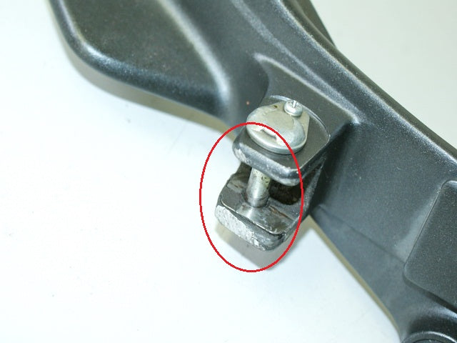 HONDA CBF 600 S ABS PC43 FOOTREST PLATE FOOTREST HOLDER LEFT