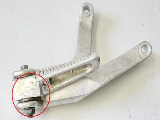 YAMAHA YZF 600 4TV THUNDERCAT PASSENGER FOOTREST LEFT