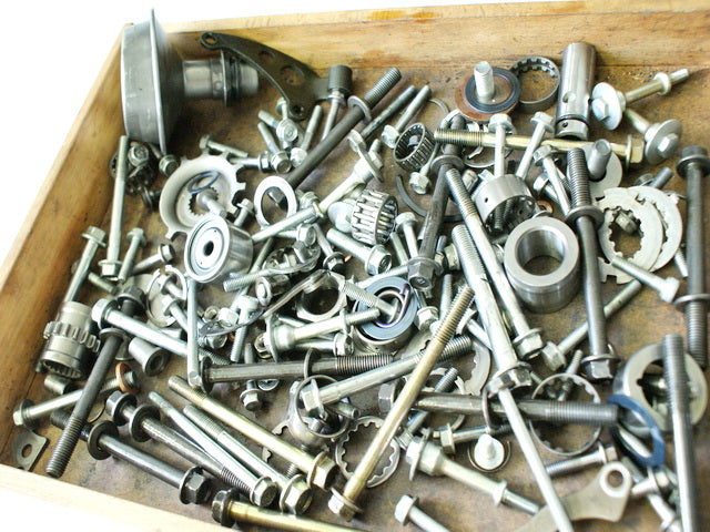 HONDA CB 600 PC34 HORNET TORNILLOS PIEZAS PEQUEÑAS MOTOR