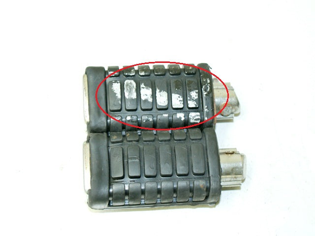 HONDA VT 500 C PC08 FUßRASTEN SOZIUS RECHTS + LINKS