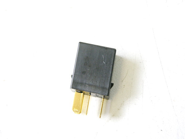 HONDA FES 125 JF12 S-WING Relé Omron G8HN - 144T