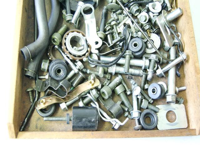 SUZUKI SV 650 TORNILLOS PIEZAS PEQUEÑAS