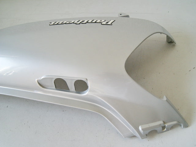 HONDA FES 125 JF05 PANTHEON CARENADO TRASERO SUPERIOR DERECHO