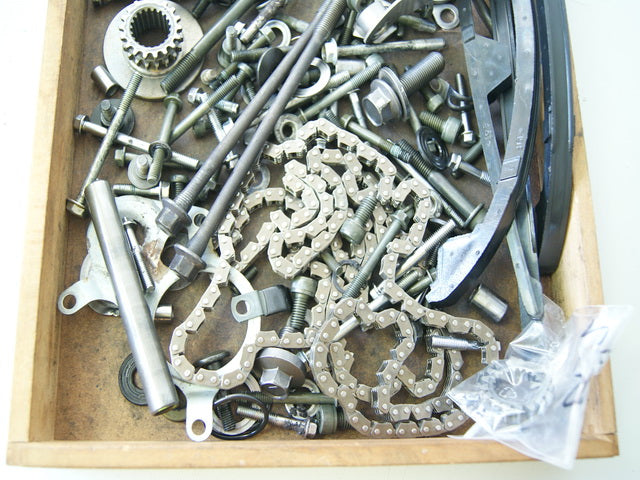 SUZUKI SV 650 S AV SCHRAUBEN KLEINTEILE MOTOR