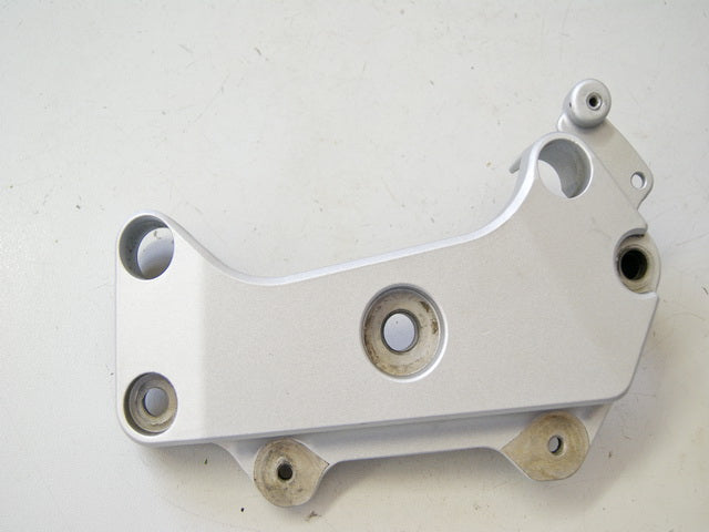 HONDA CB 600 PC36 HORNET SOPORTE ESTRIBERA IZQUIERDA PLACA BASE