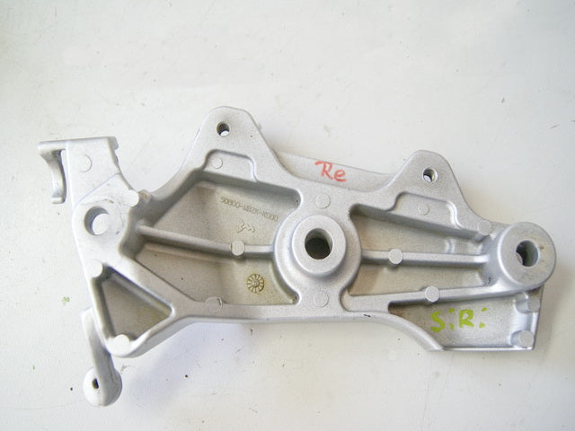 HONDA CB 600 PC36 HORNET GRUNDPLATTE FUßRASTENTRÄGER RECHTS