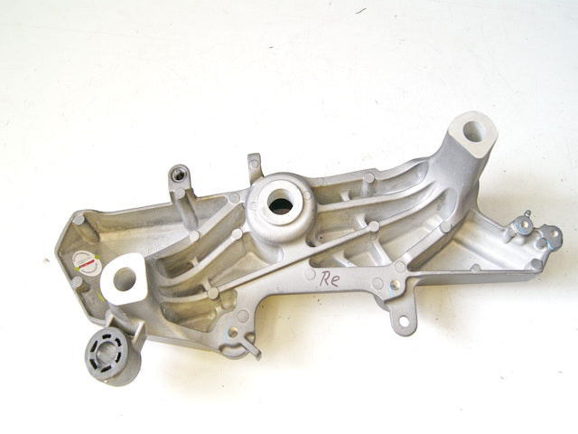 HONDA CBF 600 NA ABS PC43 HALTERUNG RECHTS FUßRASTENTRÄGER