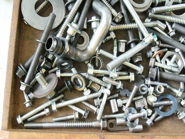 HONDA CBF 600 NA ABS PC43 TORNILLOS PEQUEÑAS PIEZAS MOTOR