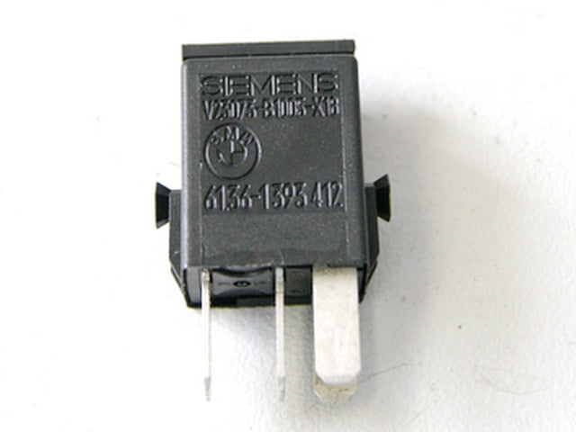 BMW C1 125 EXECUTIVE CONTROL RELAY RELAY SIEMENS