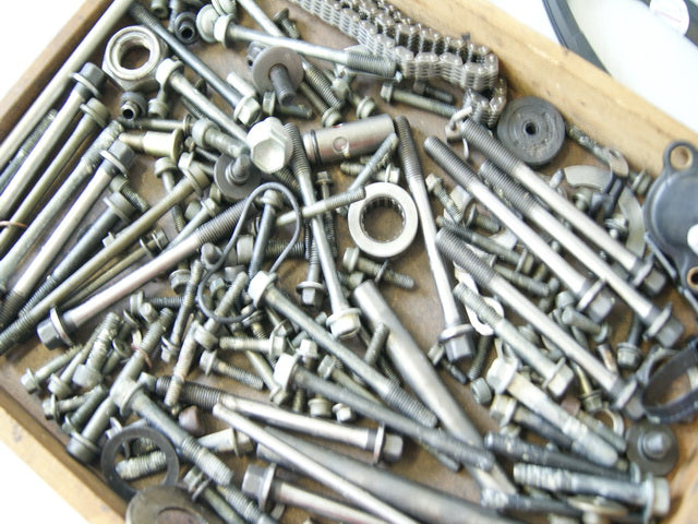 SUZUKI GSX-R 1000 WVBL SCREWS SMALL PARTS ENGINE