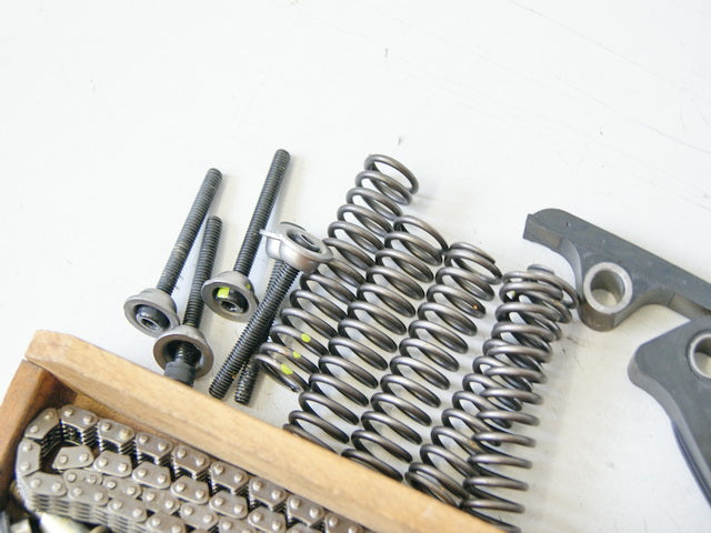 SUZUKI GSX-R 1000 WVBL SCREWS SMALL PARTS ENGINE
