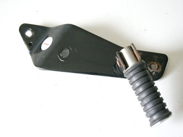 YAMAHA XV 125 VIRAGO PASSENGER FOOTREST RIGHT