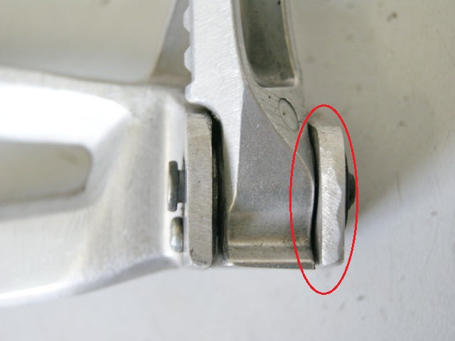 HONDA CBR 125 R JC39 Footrest system passenger left holder footrest