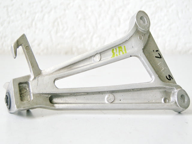 HONDA CBR 125 R JC39 Footrest system passenger left holder footrest