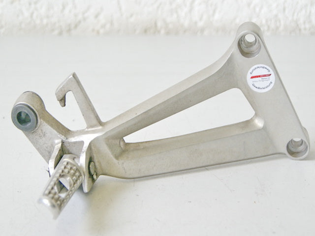 HONDA CBR 125 R JC39 FUßRASTENANLAGE SOZIUS RECHTS