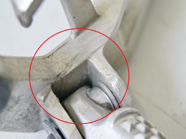HONDA CBR 125 R JC39 PILLION FOOTREST RIGHT