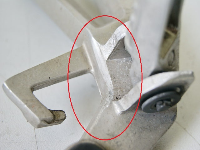 HONDA CBR 125 R JC39 PILLION FOOTREST RIGHT